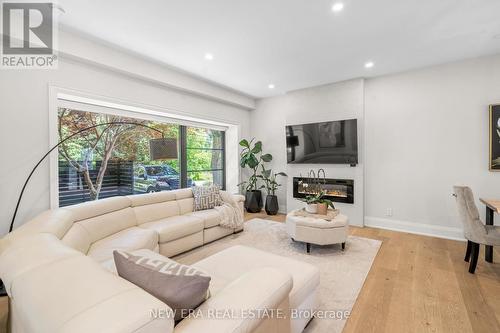 261 Pinetree Way, Mississauga, ON - Indoor Photo Showing Living Room With Fireplace