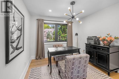 261 Pinetree Way, Mississauga, ON - Indoor Photo Showing Dining Room