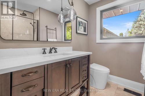 261 Pinetree Way, Mississauga, ON - Indoor Photo Showing Bathroom