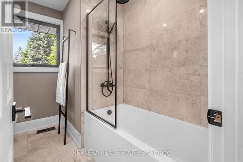 261 Pinetree Way, Mississauga, ON - Indoor Photo Showing Bathroom