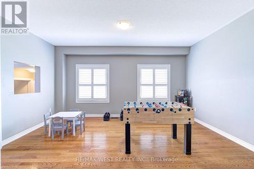 108 Decarolis Crescent, Essa, ON - Indoor Photo Showing Other Room