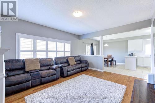 108 Decarolis Crescent, Essa, ON - Indoor Photo Showing Living Room