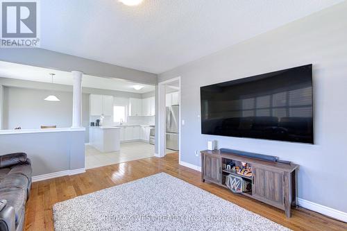 108 Decarolis Crescent, Essa, ON - Indoor Photo Showing Living Room