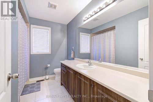 108 Decarolis Crescent, Essa, ON - Indoor Photo Showing Bathroom
