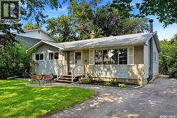 3 Woodlawn PLACE  Regina, SK S4S 5M9