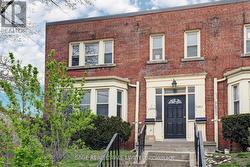 4 - 1083 AVENUE ROAD Toronto, ON M5N 2E1