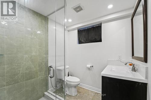 1821 Christopher Road, Mississauga, ON - Indoor Photo Showing Bathroom