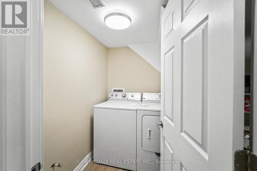 1821 Christopher Road, Mississauga, ON - Indoor Photo Showing Laundry Room