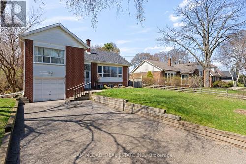 1821 Christopher Road, Mississauga, ON - Outdoor