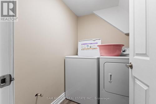 1821 Christopher Road, Mississauga, ON - Indoor Photo Showing Laundry Room