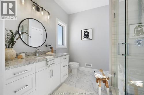 76 Bloomington Way, Chatham, ON - Indoor Photo Showing Bathroom