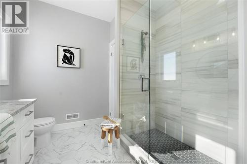 76 Bloomington Way, Chatham, ON - Indoor Photo Showing Bathroom