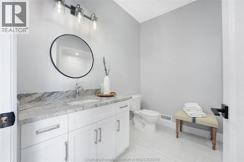 76 Bloomington Way, Chatham, ON - Indoor Photo Showing Bathroom