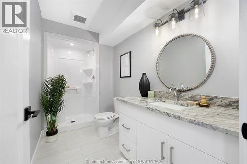 76 Bloomington Way, Chatham, ON - Indoor Photo Showing Bathroom