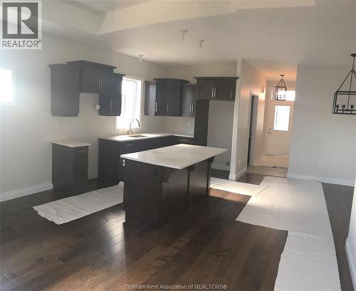 76 Bloomington Way, Chatham, ON - Indoor Photo Showing Kitchen