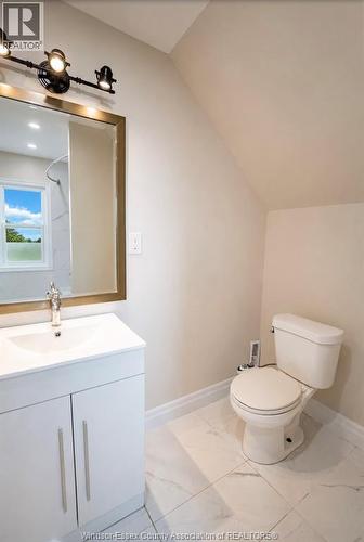 859 Pierre, Windsor, ON - Indoor Photo Showing Bathroom