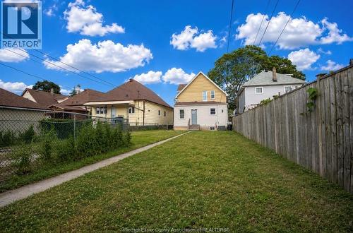859 Pierre, Windsor, ON - Outdoor