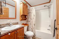 Main Bathroom - 
