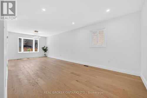 4326 Waterford Crescent, Mississauga, ON - Indoor Photo Showing Other Room