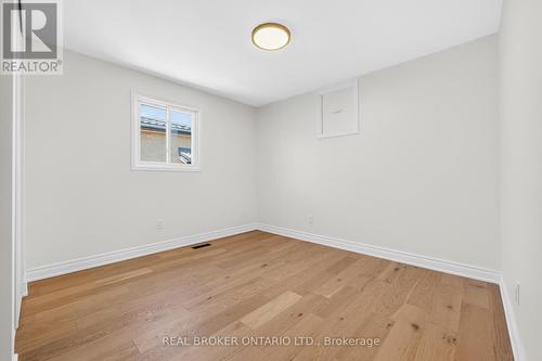 4326 Waterford Crescent, Mississauga, ON - Indoor Photo Showing Other Room