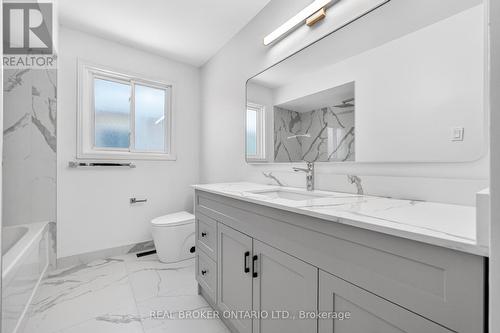4326 Waterford Crescent, Mississauga, ON - Indoor Photo Showing Bathroom