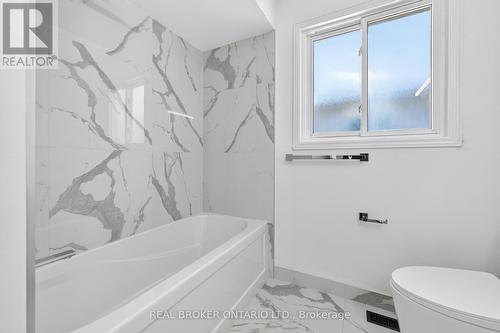 4326 Waterford Crescent, Mississauga, ON - Indoor Photo Showing Bathroom