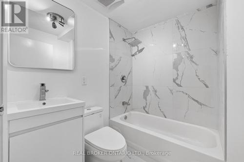 4326 Waterford Crescent, Mississauga, ON - Indoor Photo Showing Bathroom