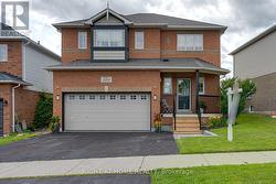 104 CALWELL DRIVE Scugog, ON L9L 1T7
