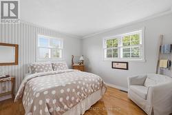 upper level bedroom - 