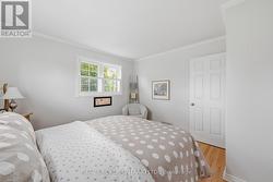 upper level bedroom - 
