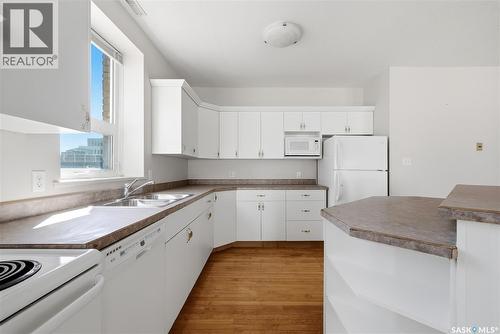 301 1836 Scarth Street, Regina, SK - Indoor Photo Showing Kitchen With Double Sink