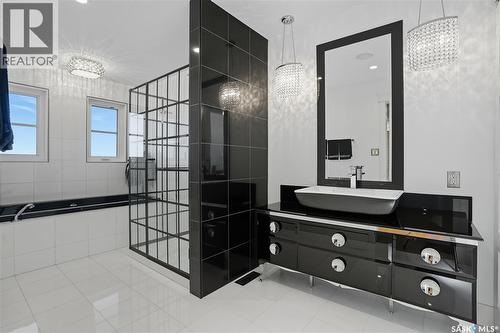 34 Leslie Place, Regina, SK - Indoor Photo Showing Other Room