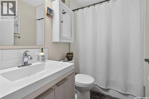 2326 Lansdowne Avenue, Saskatoon, SK - Indoor Photo Showing Bathroom