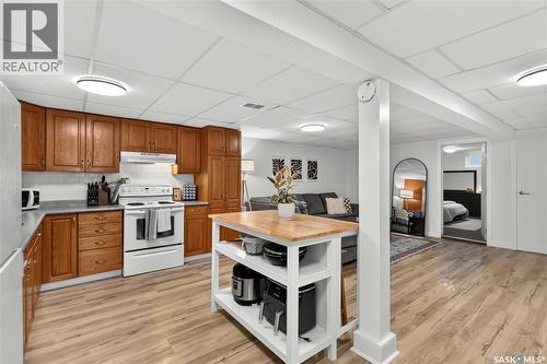 2326 Lansdowne Avenue, Saskatoon, SK - Indoor Photo Showing Kitchen