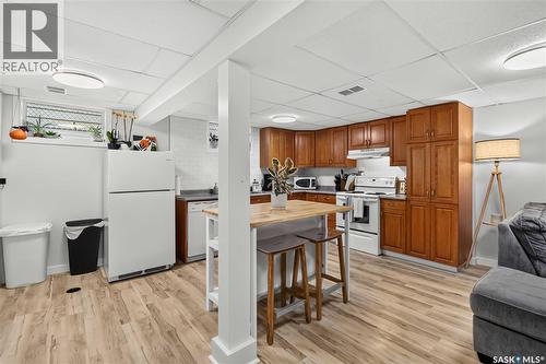 2326 Lansdowne Avenue, Saskatoon, SK - Indoor Photo Showing Kitchen