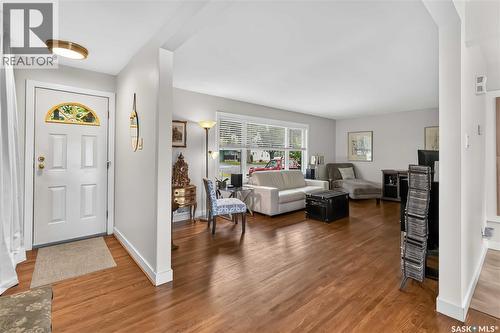 2326 Lansdowne Avenue, Saskatoon, SK - Indoor Photo Showing Living Room