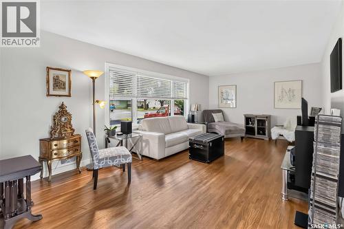 2326 Lansdowne Avenue, Saskatoon, SK - Indoor Photo Showing Living Room