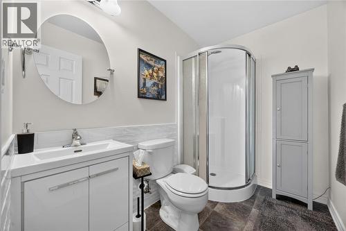 5700 Blackwell Sideroad Unit# 367, Sarnia, ON - Indoor Photo Showing Bathroom