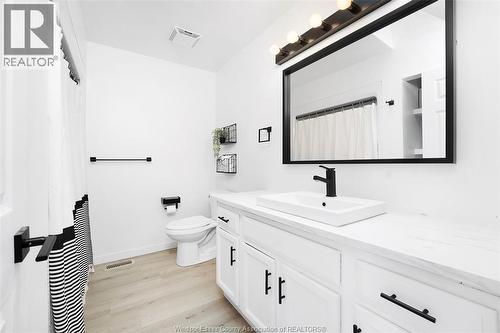 2782 Allyson, Windsor, ON - Indoor Photo Showing Bathroom