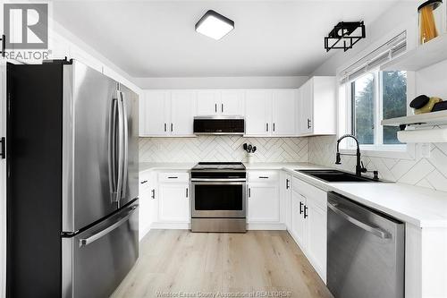 2782 Allyson, Windsor, ON - Indoor Photo Showing Kitchen With Double Sink With Upgraded Kitchen