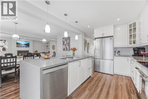 3332 Testimony Square, Mississauga, ON - Indoor Photo Showing Kitchen With Stainless Steel Kitchen With Upgraded Kitchen