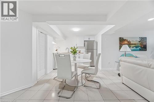 3332 Testimony Square, Mississauga, ON - Indoor Photo Showing Dining Room