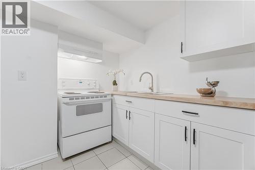 3332 Testimony Square, Mississauga, ON - Indoor Photo Showing Kitchen