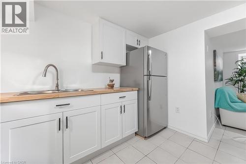 3332 Testimony Square, Mississauga, ON - Indoor Photo Showing Kitchen With Double Sink