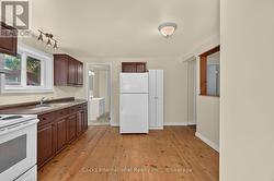 Kitchen & Dining - 