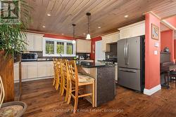 Eat in kitchen - 