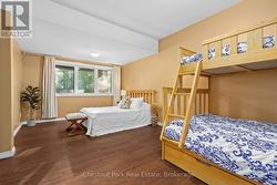 Basement Bedroom 3 with lakeviews - 