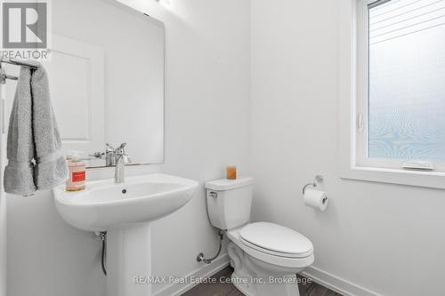 50 Ferris Circle, Guelph (Clairfields/Hanlon Business Park), ON - Indoor Photo Showing Bathroom