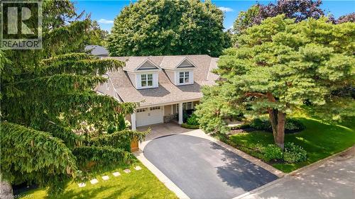 330 CAMELOT Court  Burlington, ON L7L 2G3