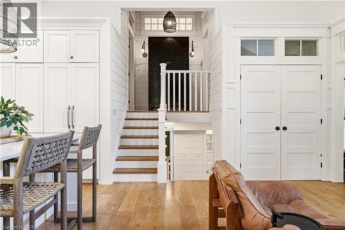 330 Camelot Court, Burlington, ON - Indoor